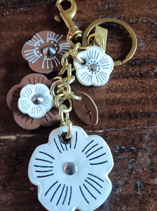 Accessories - Gold Hardware Floral Key & Card Holder Charm in White and Brown